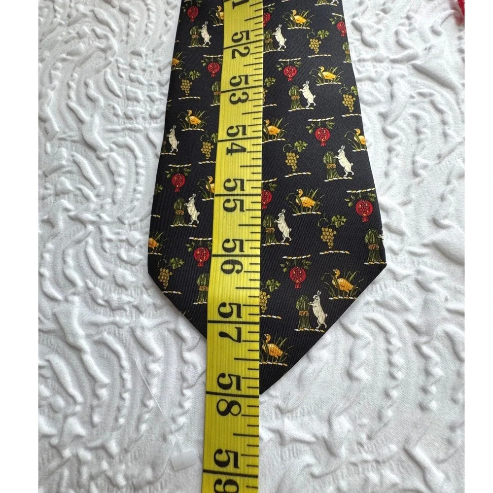 Salvatore Ferragamo Silk Tie Bunny and Duck Black‎
